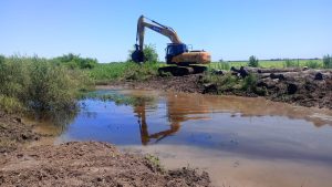 EL GOBIERNO PROVINCIAL FORTALECE LA INFRAESTRUCTURA HÍDRICA CON MÁS MANTENIMIENTO Y LIMPIEZA DE CANALES
